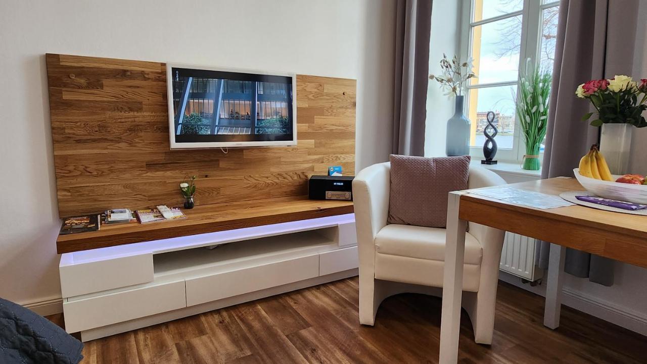 Das Ferienapartment Alexandrine Direkt Am Pfaffenteich Mit Eigenem Parkplatz Schwerin  Exteriér fotografie